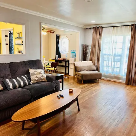 Los Angeles Home Located In Beautiful Pasadena